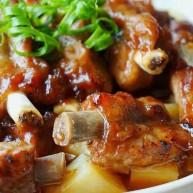 香酥排骨蒸土豆