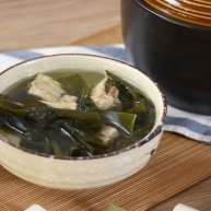 排骨海带汤清淡有营养还有淡淡的大海的味道