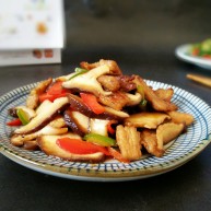 猪年五花肉炒香菇