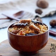 喷香的香菇排骨焖饭