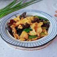 黄瓜木耳炒鸡蛋