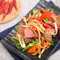 萝卜干炒腊肉经典不衰的腊味美食