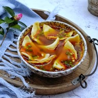 酸辣可口的酸汤饺子