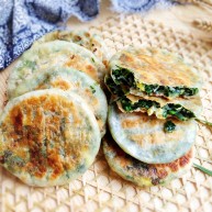 不擀皮皮薄馅大韭菜馅饼