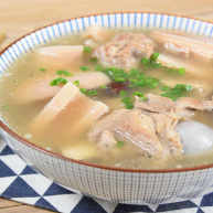 天气转凉煲一锅莲藕排骨汤暖暖胃吧