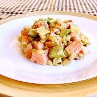 三文鱼牛油果沙拉