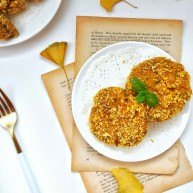 营养健康的鸡肉青菜豆腐饼