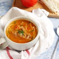 暖心快手汤西红柿金针菇肥牛汤