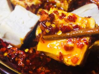 12、农家传统自制豆腐乳【详细版】,这个有食欲吗？哈哈，还不能吃，需要放置一个月才能食用哦！