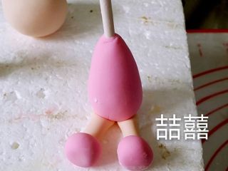 14、翻糖蛋糕--树桩上的小女孩儿,再做出下肢