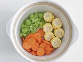 10、宝宝辅食:蔬菜高汤,码上玉米