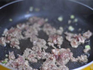 7、中式肉酱意面,下牛肉末滑散变色