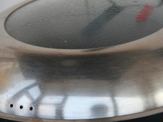 10、自制山楂罐头,转小火煮10分钟左右