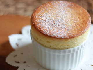 22、舒芙蕾,撒上糖粉即可