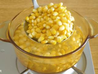 2、24m+香甜玉米烙,玉米粒煮熟捞出~