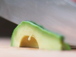 9、意大利芝士烤牛排,牛油果切片。