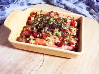 14、蒜蓉烤虾,成品图。