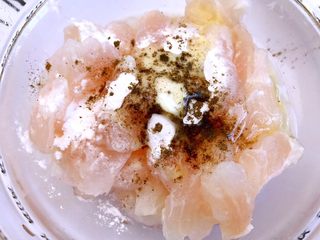 8、家常水煮鱼,少许食用油