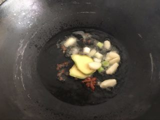 8、【红烧偏口鱼】富含蛋白质补充能量的高考餐,充分爆出香味