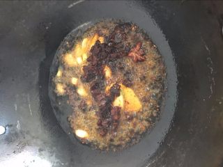 10、【红烧偏口鱼】富含蛋白质补充能量的高考餐,炒一会，让酱味充分爆出来