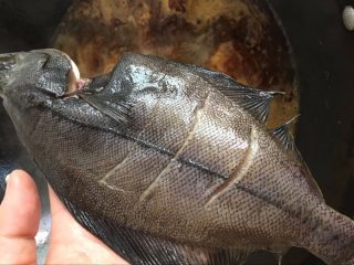 17、【红烧偏口鱼】富含蛋白质补充能量的高考餐,放入偏口鱼