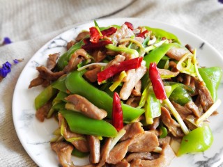 13、青椒炒肉片,肉质嫩滑，鲜香美味。