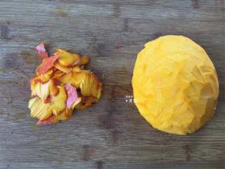 3、南瓜土豆浓汤,去皮；