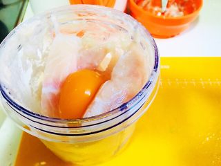 10、低脂减肥-蒸出来滴龙利鱼凤尾虾球,加入鸡蛋