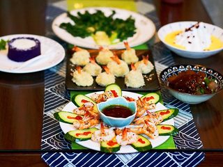 16、低脂减肥-蒸出来滴龙利鱼凤尾虾球,喜欢酱料可以配上甜辣酱,Q弹????的很好吃