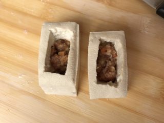 8、吃豆腐~豆腐窝蛋,填入肉未