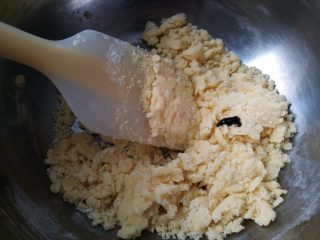 3、樱花泡芙,3.加入一滴粉色色素，和面团