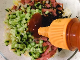 8、饭团????,加入番茄酱