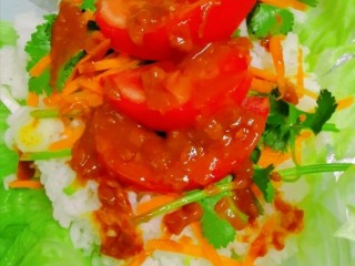 9、蔬菜饭包,撒上豆瓣酱