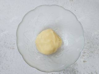 7、糖酥饼,搅拌均匀即是油酥