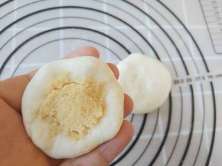 16、糖酥饼,放入馅料