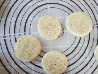 18、糖酥饼,轻轻压扁