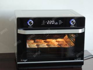 21、糖酥饼,设定上下管温度220度,烘烤12分钟左右