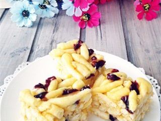 11、自制蔓越莓沙琪玛,成品图