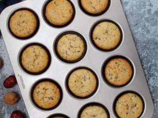 10、核桃红枣蛋糕,成品