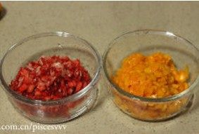 9、水果千层蛋糕,草莓，芒果，洗净切定备用