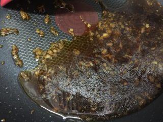 16、健康素食之豆腐皮卷素菜,搅拌均匀,再次煮开即可