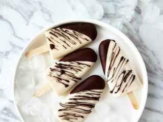 12、麦片巧克力脆皮雪糕,完成图