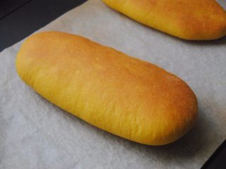 10、胡萝卜口袋面包,取出放凉