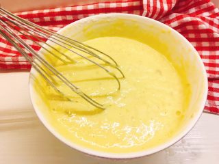 10、健康无油版香蕉燕麦松饼,轻轻翻拌均匀