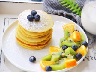 14、健康无油版香蕉燕麦松饼,成品