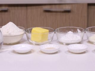 1、普雷结和德国啤酒,准备好所有原料