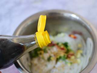 10、凉拌藕片,加醋