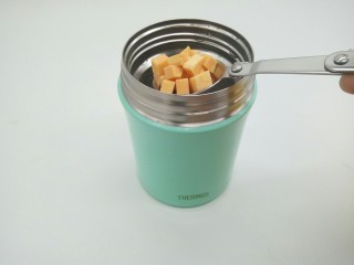 10、红薯粥,再放入煮过的番薯丁，