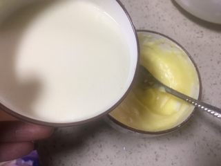 11、抹茶双味芝士生日蛋糕,将10倒入11