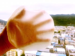 11、饺子皮的春天来了（快速版春卷）,看，好薄。